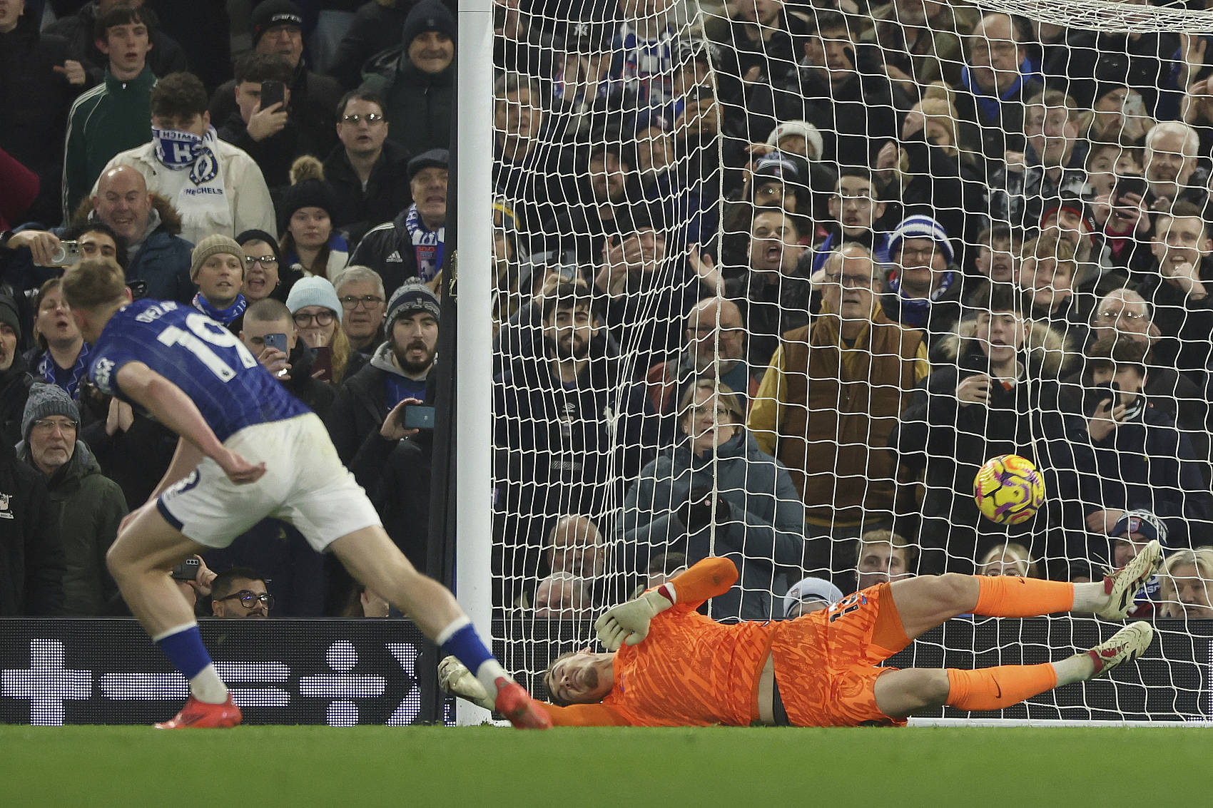 九游体育亚洲官网-包含球队战术自主，打破对手防线取得进球的词条