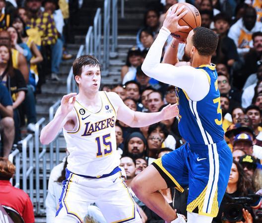 猛龙队新秀在比赛中表现抢眼