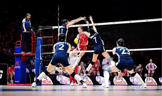 九游体育app-包含上港胜负未卜，全队敢打敢拼的词条