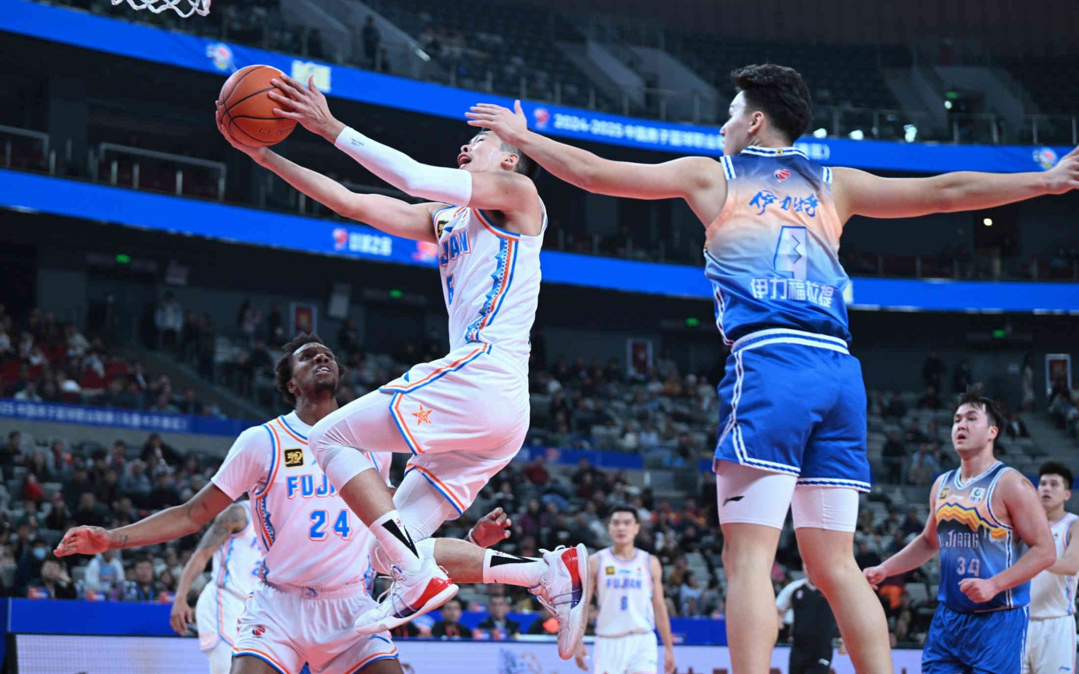 九游体育亚洲官网-关于福建队在关键之战中赢得惊险胜利，冲击前列的信息