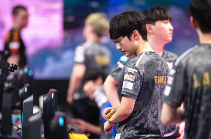 支配中锋再度崛起,成为关键比赛的制胜者的简单介绍 支配中锋再度崛起,成为关键比赛的制胜者的简单介绍