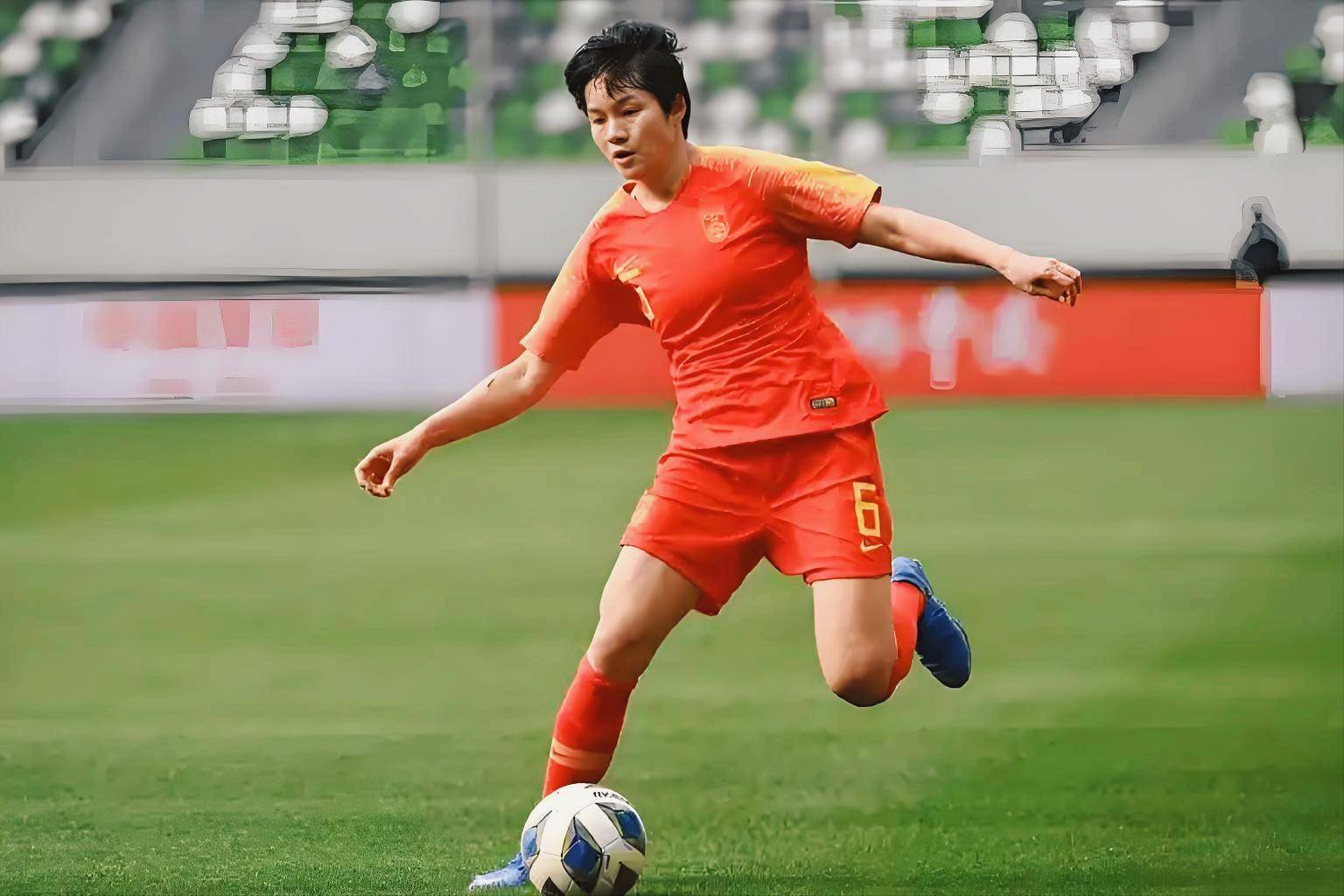 选手出彩逐荣誉,女足比赛精彩绽放的简单介绍 选手出彩逐荣誉,女足比赛精彩绽放的简单介绍