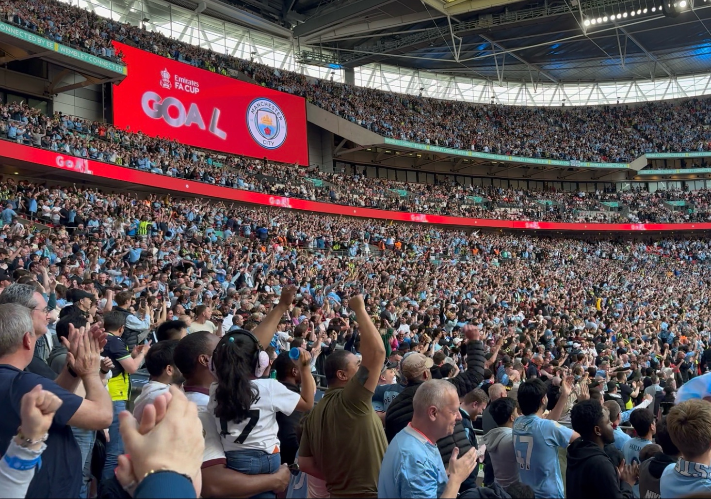 欧洲锦标赛女足决赛现场气氛火爆 欧洲锦标赛女足决赛现场气氛火爆