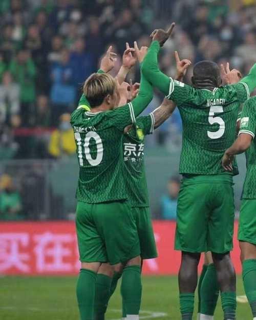 包含悬念连连!比赛结果让球迷捏一把汗的词条 包含悬念连连!比赛结果让球迷捏一把汗的词条